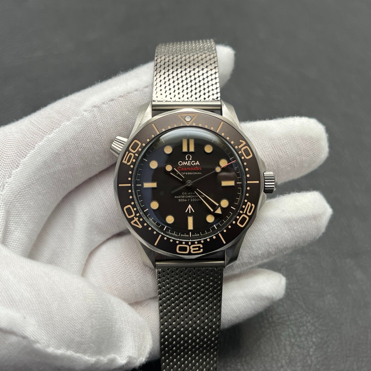 Top Version-210.90.42.20.01- Titanium -Free Nylon strap- Automatic - 42mm