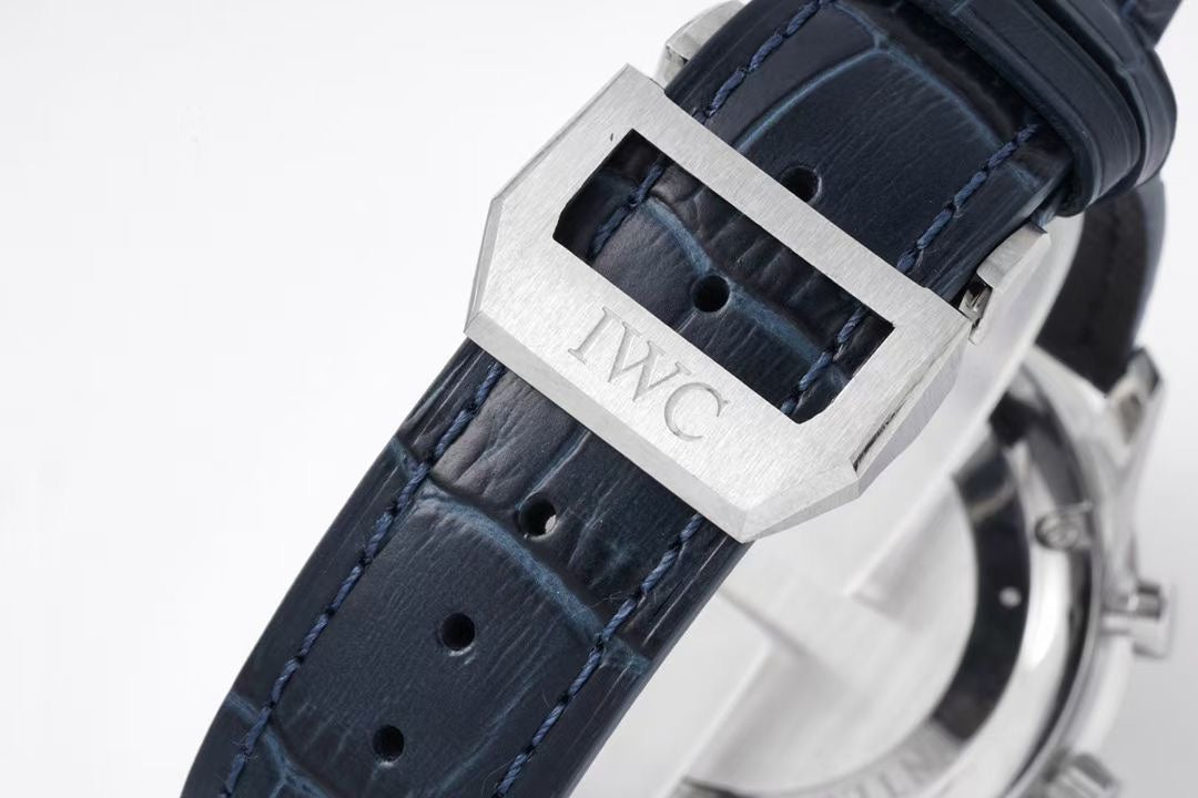 Chronograph -White Silver - Black Leather - Automatic 69355 - 41mm