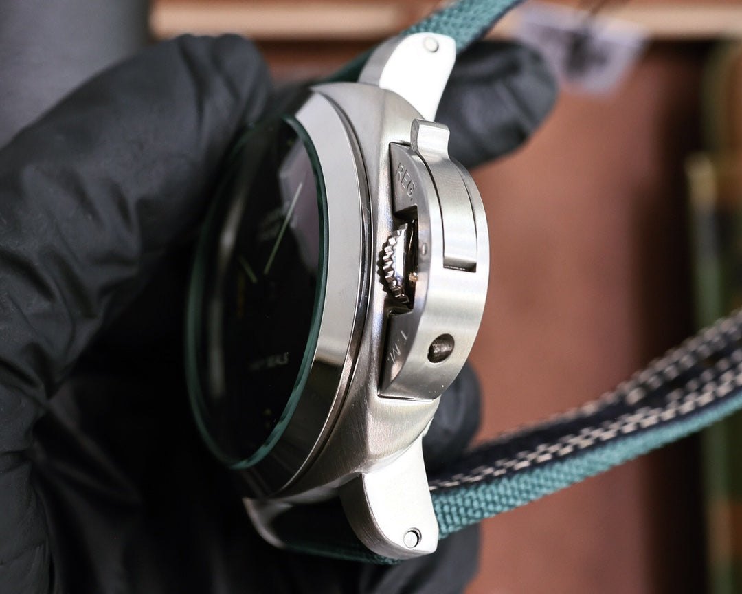 Frosted gray- Silver 316L Steel - Green Rubber - Automatic - 47mm