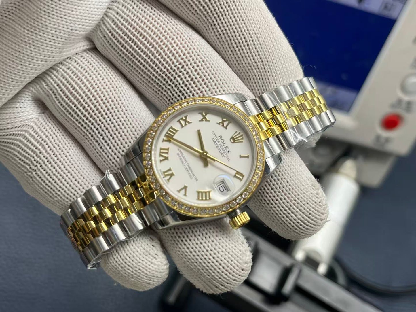 LADY -White -Rhinestone bezel- 904L Steel - cal.2671 -Automatic - 31mm